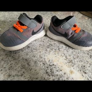 Boy’s Nike Free RN size 5C